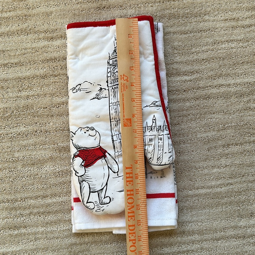 Disney CHRISTOPHER ROBIN Winnie the Pooh Oven Mitt+Dish Towel Set Big Ben Disney - Picture 7 of 10